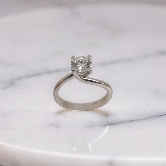 anello solitario in oro bianco 18 Kt con diamante di laboratotio di carati 1.02 D color VVS1