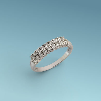 anello in Oro bianco 18kt di Mirco Visconti presenta due file affiancate di diamanti naturali taglio brillante per un totale di 0.37ct.