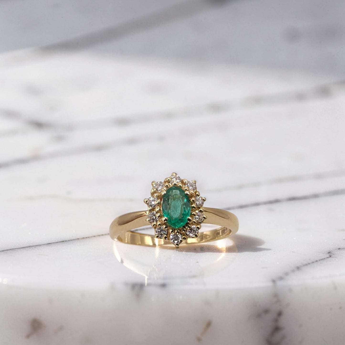 gioiello elegante con smeraldo e diamanti naturali firmato meteore gioielli