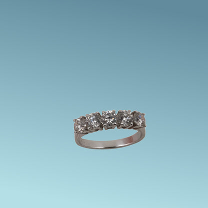 Anello veretta in oro bianco 18kt di Meteore Gioielli con 5 diamanti naturali taglio brillante per un totale di 1.53ct. 