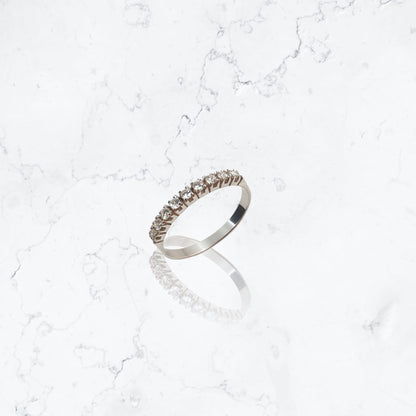 Dettagli castoni anello veretta di Mirco Visconti in oro 18 Kt e diamanti