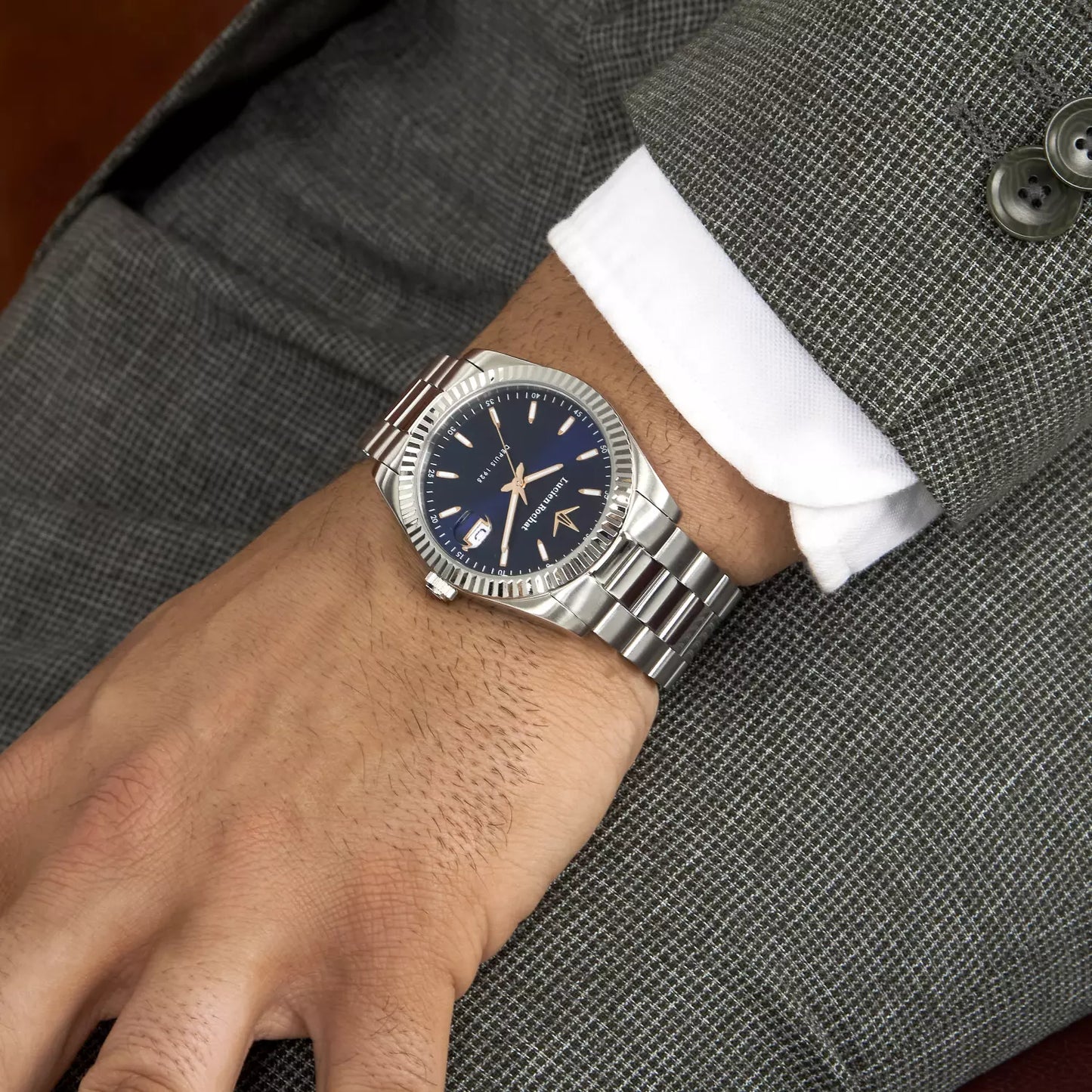 orologio elegante uomo lucien rochat acciaio inox dettagli premium collezione bienne