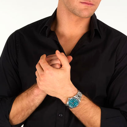 orologio uomo al polso stile urbano philip watch quadrante verde petrolio a righe bianche
