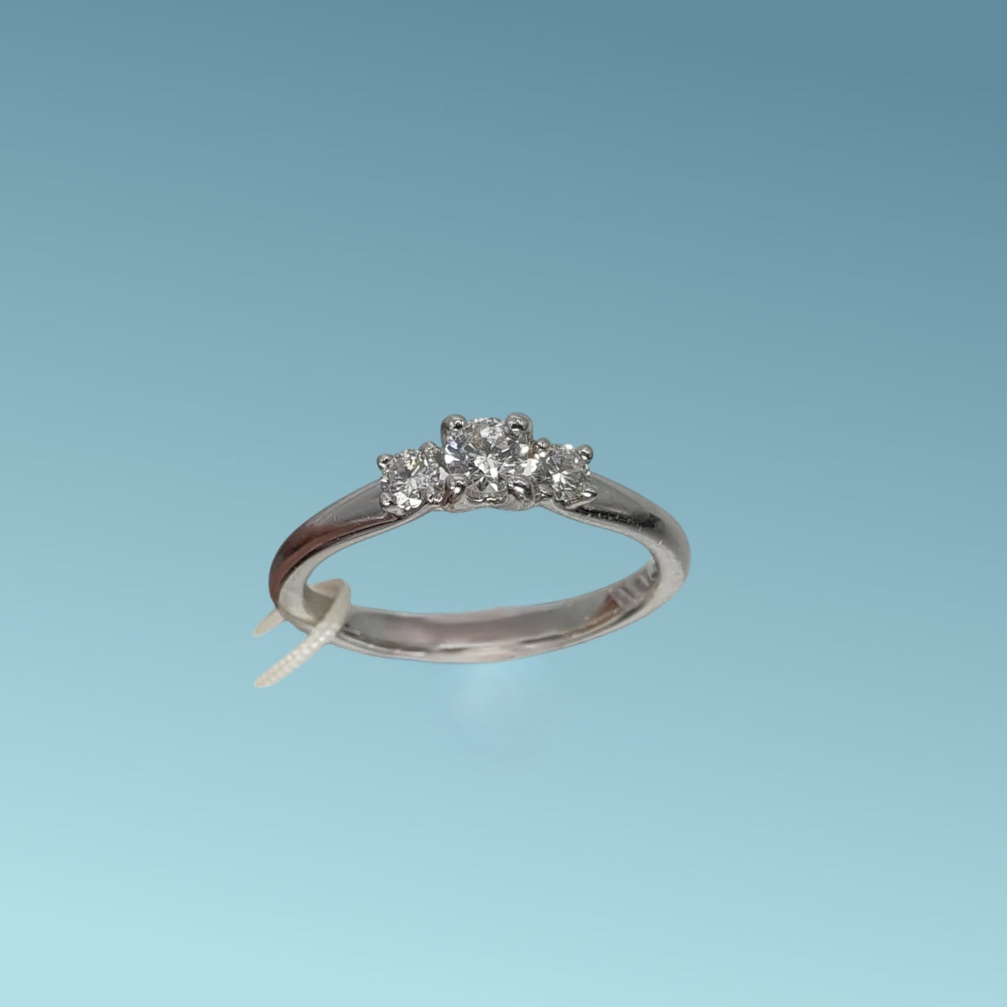 anello trilogy in oro e diamanti