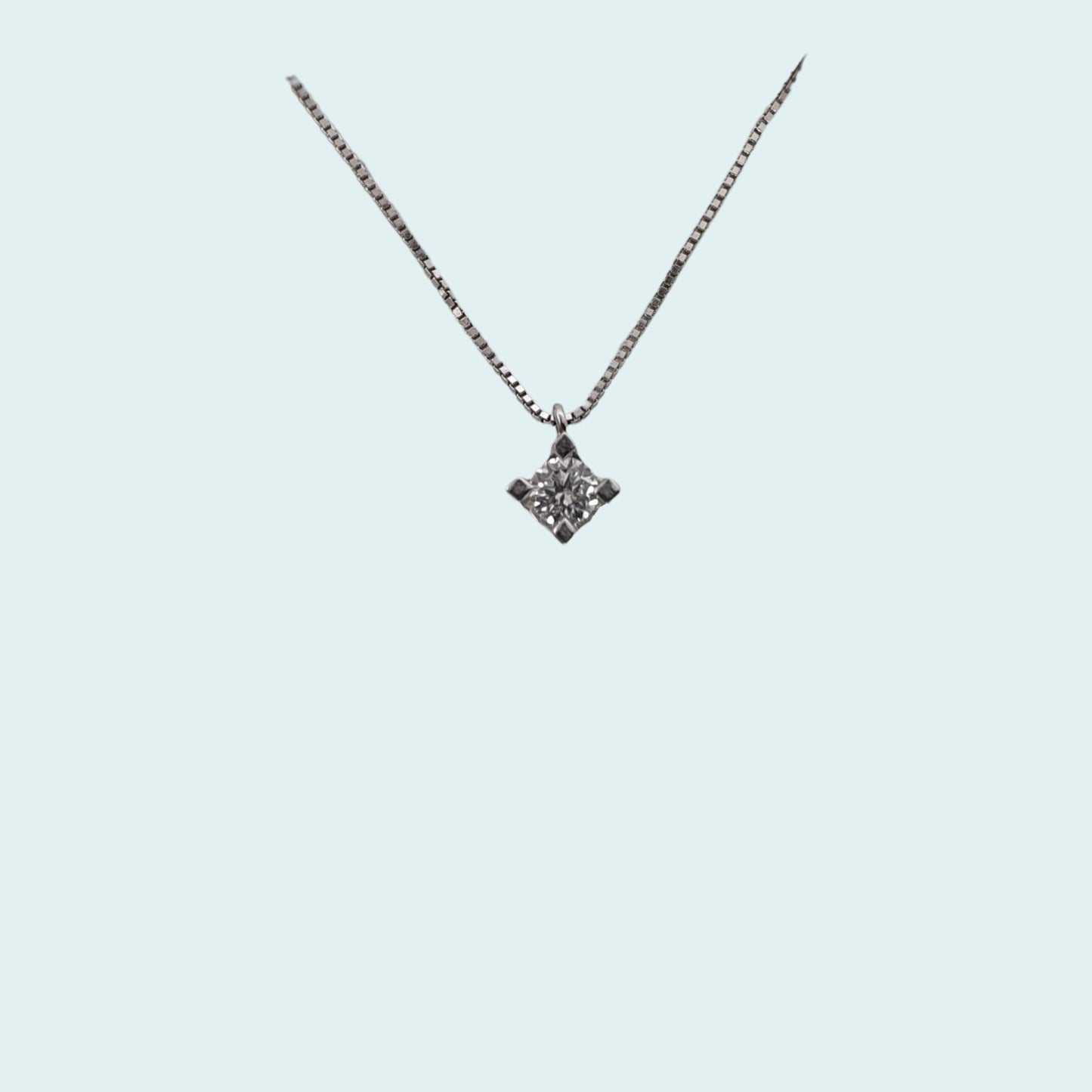 collana punto luce in oro 18 carati con diamante montato a rombo