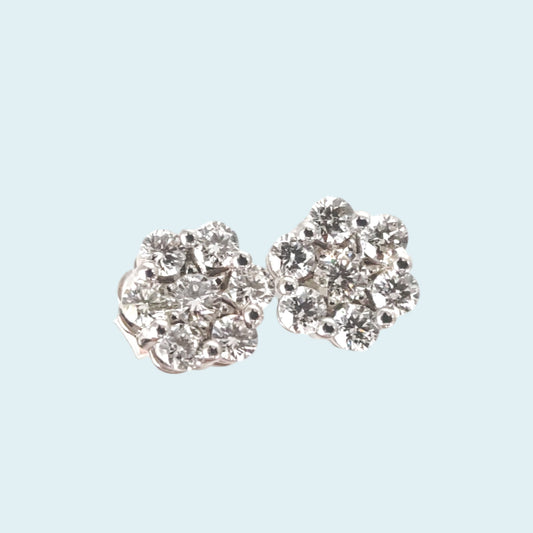 Orecchini Fantasia in oro bianco di Mirco Visconti con diamanti naturali taglio brillante G/VS. Chiusura a perno con farfallina