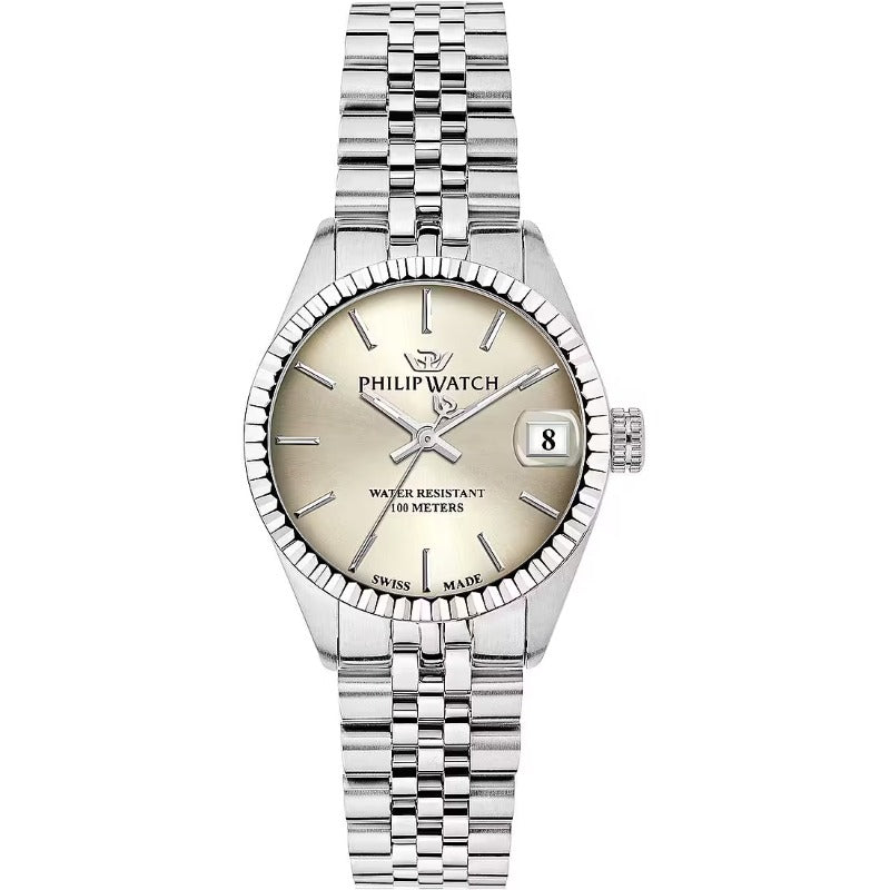 Orologio da donna swiss made con movimento al quarzo e funzioni di solo tempo con data.
Cassa rotonda realizzata in acciaio inox dal diametro di 31 mm; ghiera zigrinata.
Quadrante avorio con indici a bastoni color argento e datario alle ore 3. Logo PW nella parte alta. Vetro minerale e fondello in acciaio.