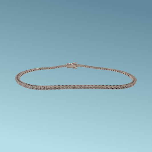 Bracciale tennis in oro 18 Kt di Meteore Gioielli con diamanti naturali  ct 0.51 G/VS incassati su un castone stile “inglese”. Disponibile in diverse carature