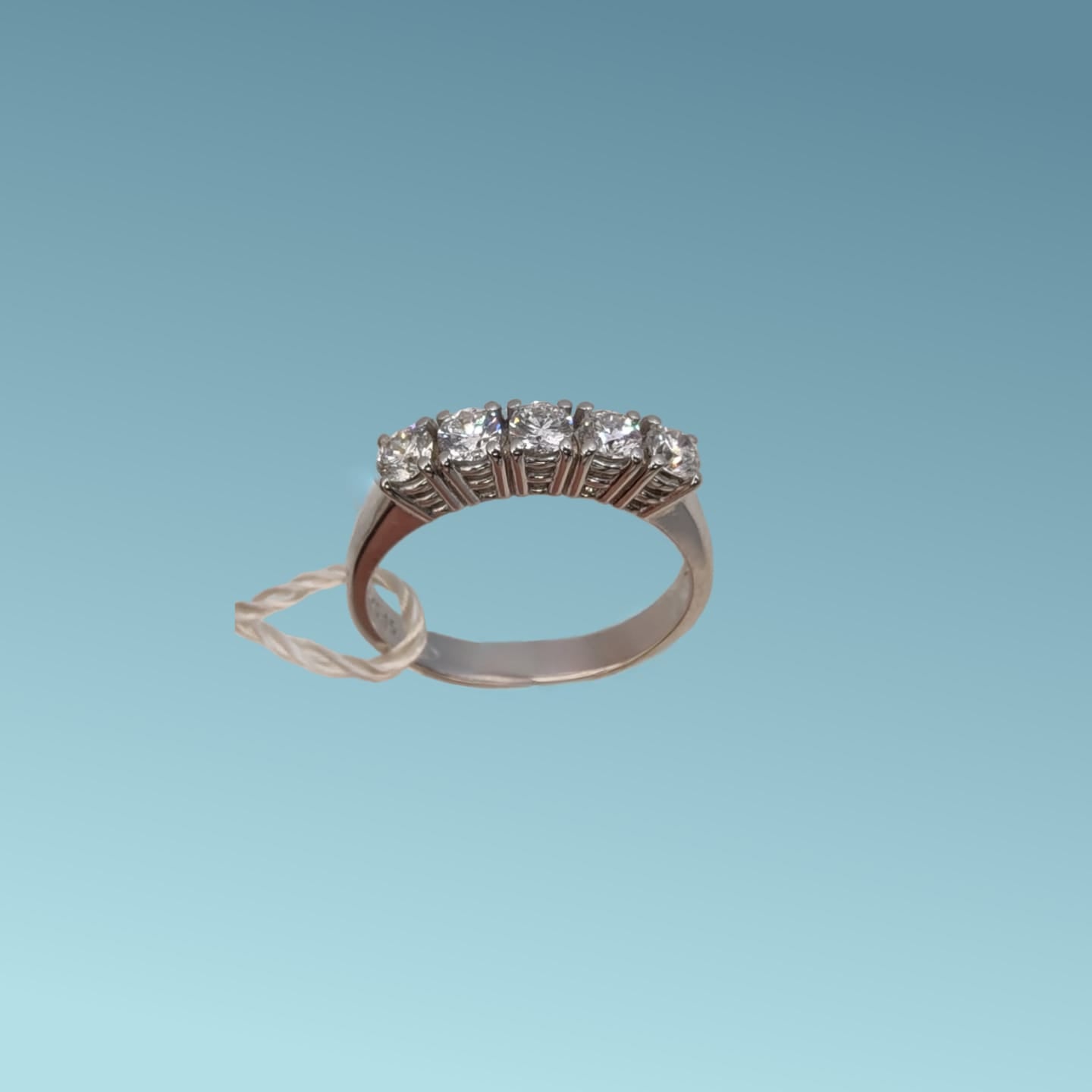 anello veretta in oro e diamanti