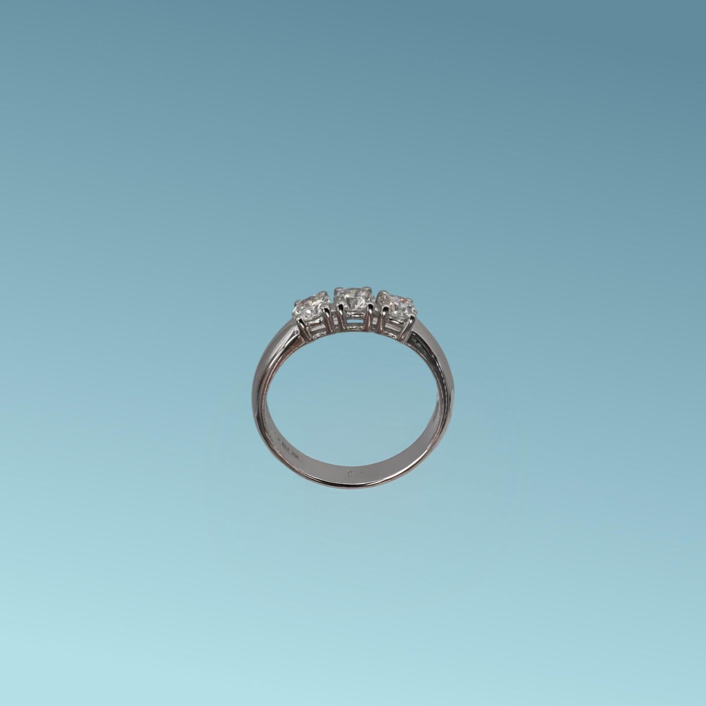 anello trilogy in oro e diamanti