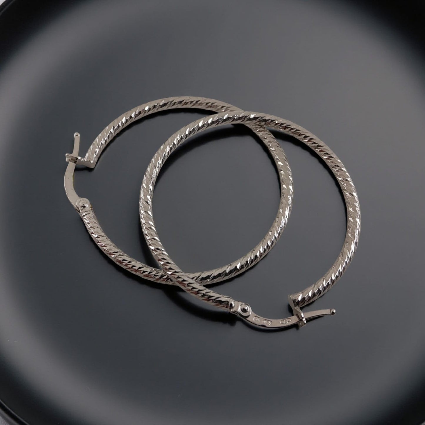 orecchini a cerchio in oro bianco 18 kt