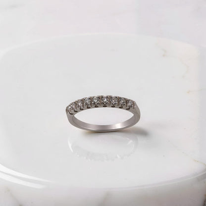 Anello veretta regalo prezioso per una donna raffinata