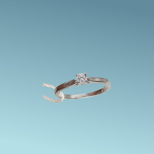 Anello Solitario in oro bianco 18kt di Meteore Gioielli con diamante naturale taglio brillante Simbolo di amore e unione. Perfetto per proposte di fidanzamento