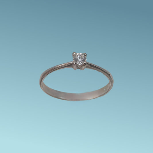 Anello Solitario in oro bianco 18kt di Mirco Visconti con diamante naturale taglio brillante. Simbolo di amore e unione. Perfetto per proposte di fidanzamento