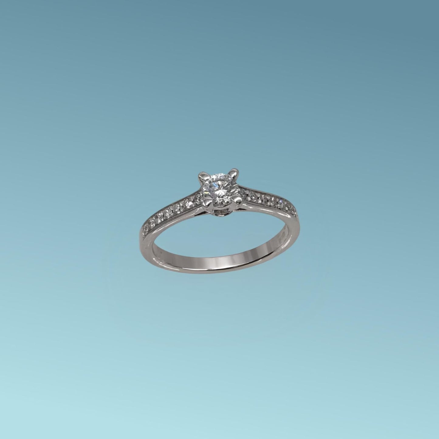 anello solitario in oro bianco 18kt di meteore gioielli con diamante naturale ct 0.30 f/vs taglio leo cut e diamanti  0.15 g/vs perfetto per anello fidanzamento