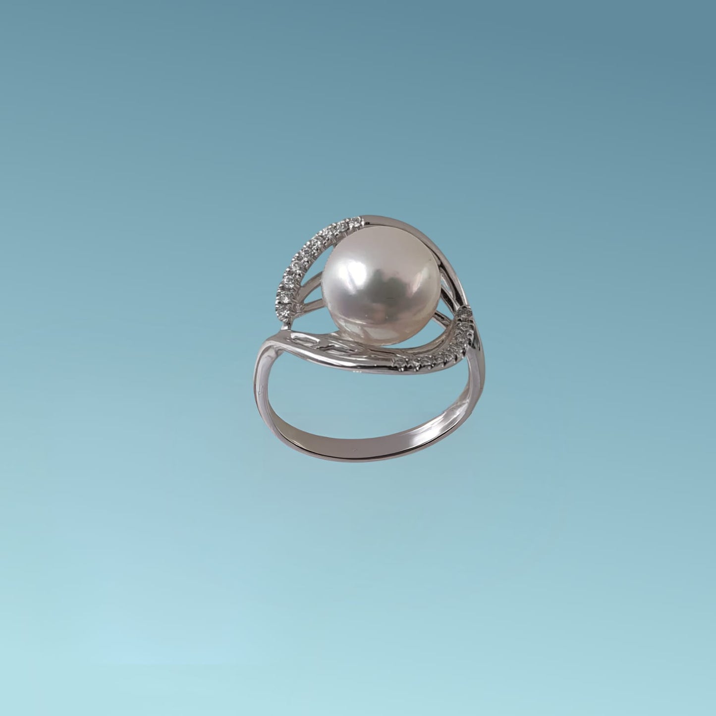 anello di meteore gioielli in oro bianco 18kt presenta una luminosa perla akoya giapponese rotonda di 9-9.5 mm con diamanti naturali  di 0,10 ct