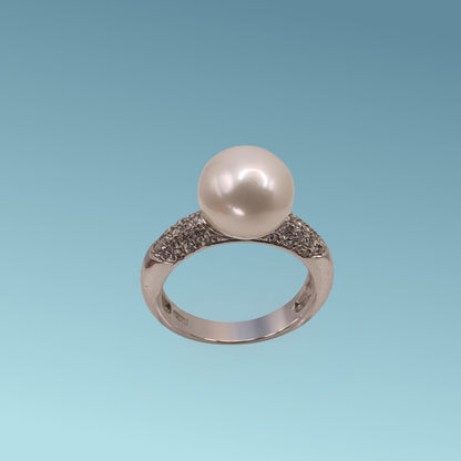 Anello in Oro con Perla e Diamanti