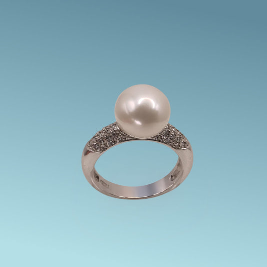 Anello in Oro con Perla e Diamanti