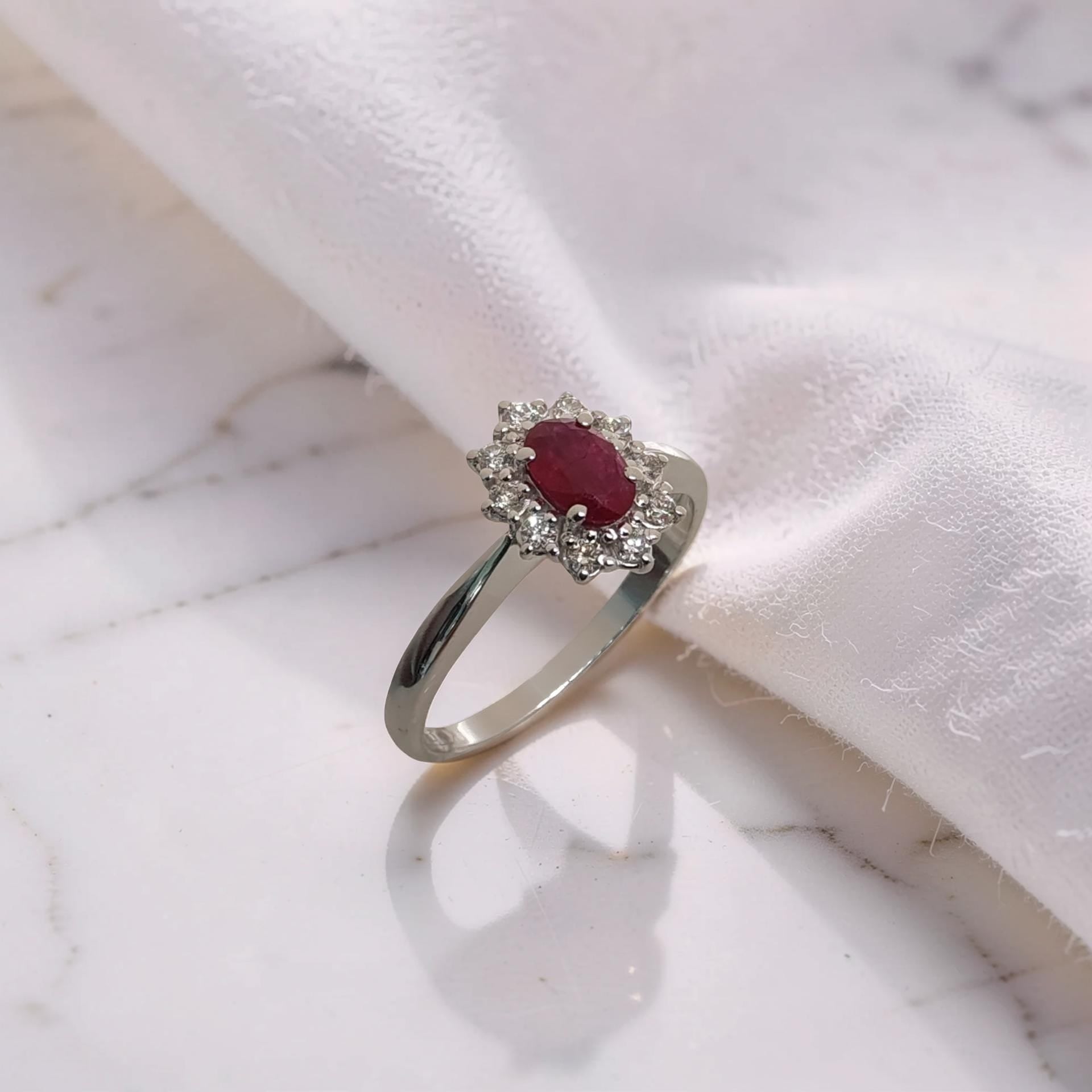 Profilo anello oro bianco 18Kt con rubino e diamanti Meteore Gioielli