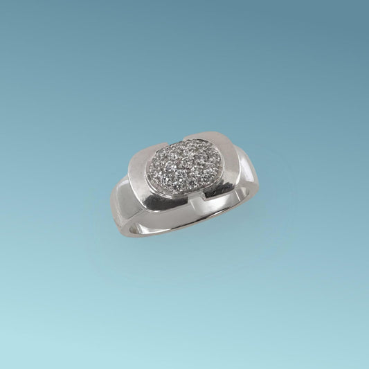 Anello pavé in oro 18kt di Meteore Gioielli presenta un pavé di diamanti naturali taglio brillante per un totale di 0.26 ct G/VS 