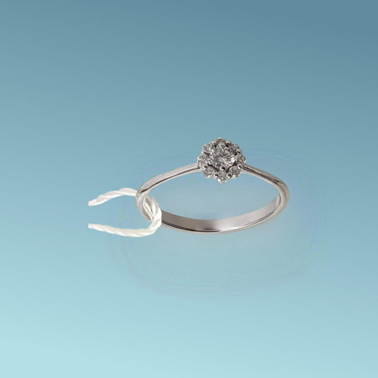 Anello in oro bianco 18kt di Meteore Gioielli con diamanti naturali taglio brillante. Simbolo di amore e unione. Perfetto per proposte di fidanzamento