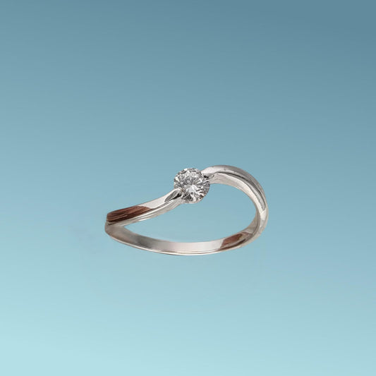 Anello Solitario in oro bianco 18kt di Meteore Gioielli con diamante naturale taglio brillante 0.25 carati G/VS. Simbolo di amore e unione. Perfetto per proposte di fidanzamento