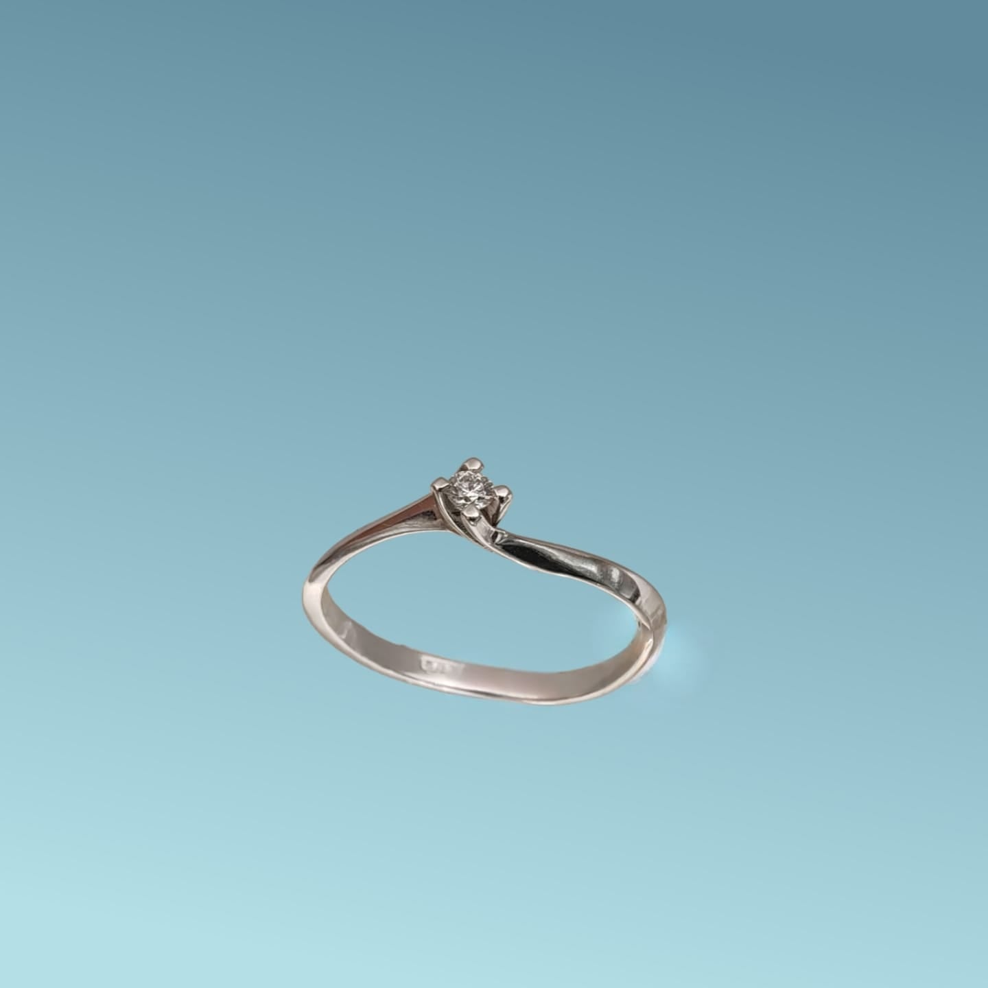 anello solitario in oro bianco 18kt di meteore gioielli con diamante naturale taglio brillante 0.05 carati g/vs. simbolo di amore e unione. perfetto per proposte di fidanzamento