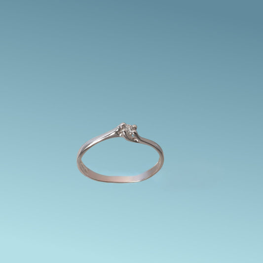 Anello Solitario in oro bianco 18kt di Mirco Visconti con diamante naturale taglio brillante. Simbolo di amore e unione. Perfetto per proposte di fidanzamento