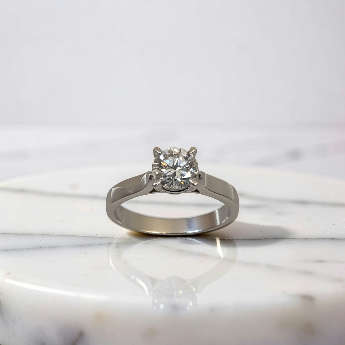 Anello solitario oro 18kt Meteore con diamante naturale 1 carato F color SI1 certificato IGI