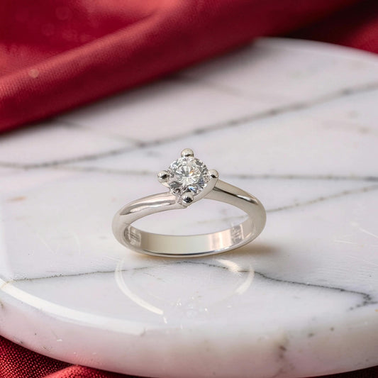 Anello solitario Valentino oro bianco 18kt con diamante naturale 0,50 ct colore D purezza VS1