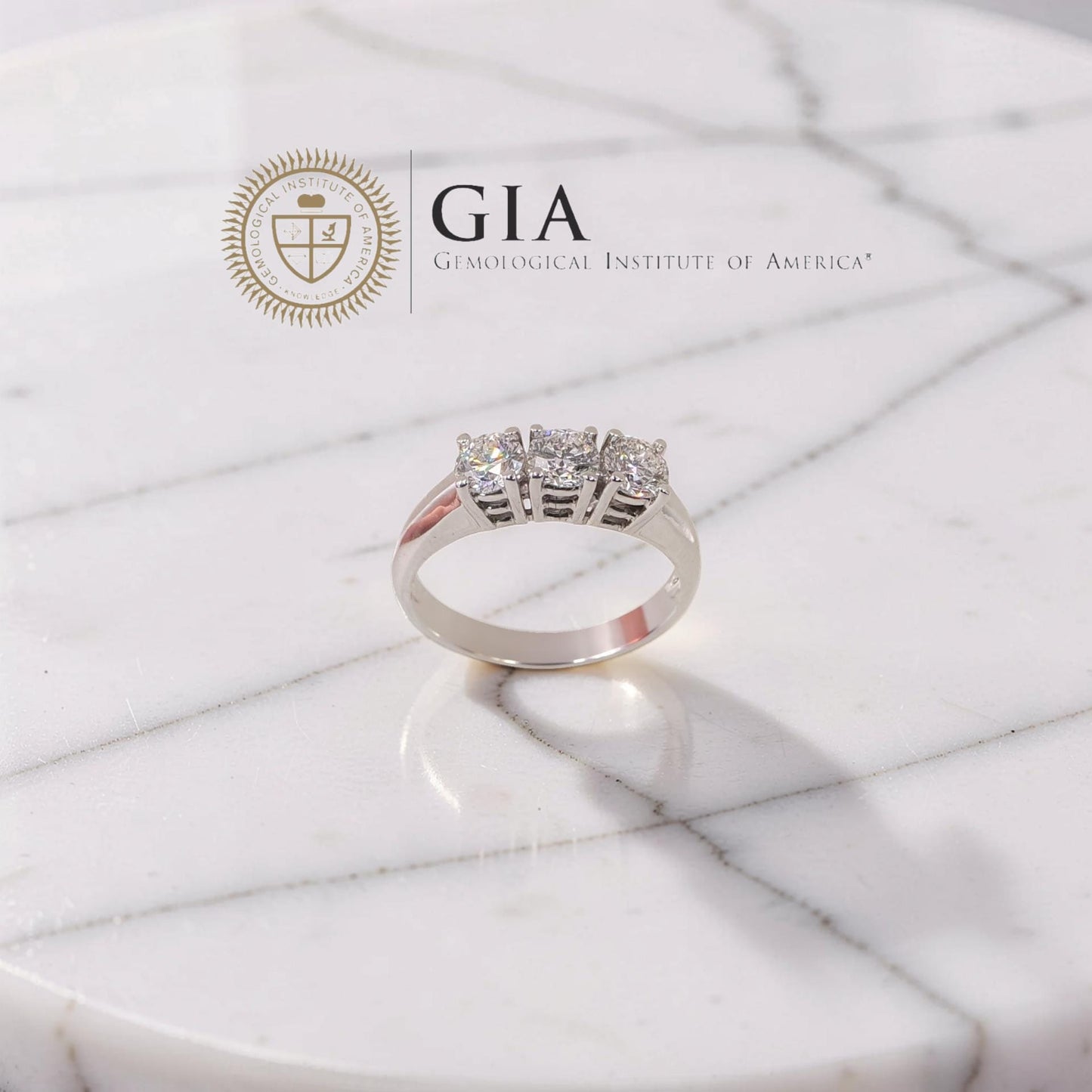 elegante anello trilogy in oro bianco 18 kt con diamanti 0.90 ct d vs1 certificato gia, perfetto per regalo anniversario matrimonio