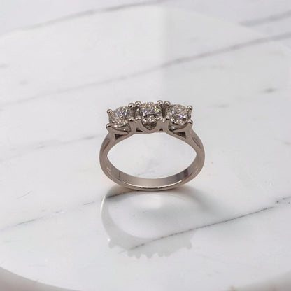 Anello Trilogy in oro bianco 18kt di Meteore Gioielli con diamanti naturali taglio brillante 1.20 ct E/VS1  certificati IGI