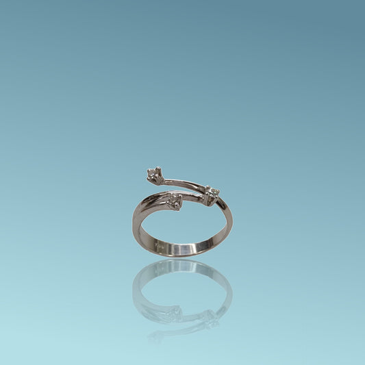 Anello Trilogy in oro bianco 18kt di Meteore Gioielli con Diamanti naturali taglio brillante. Questo anello originale non ha i tre diamanti su una unica fila