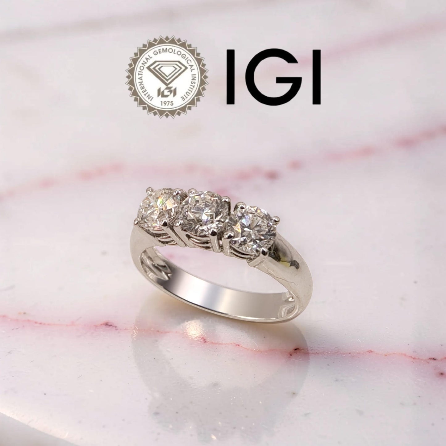 anello trilogy oro 18kt con diamanti naturali certificati igi, 3 diamanti da 0.30 ct d color vs1 con tripla ex