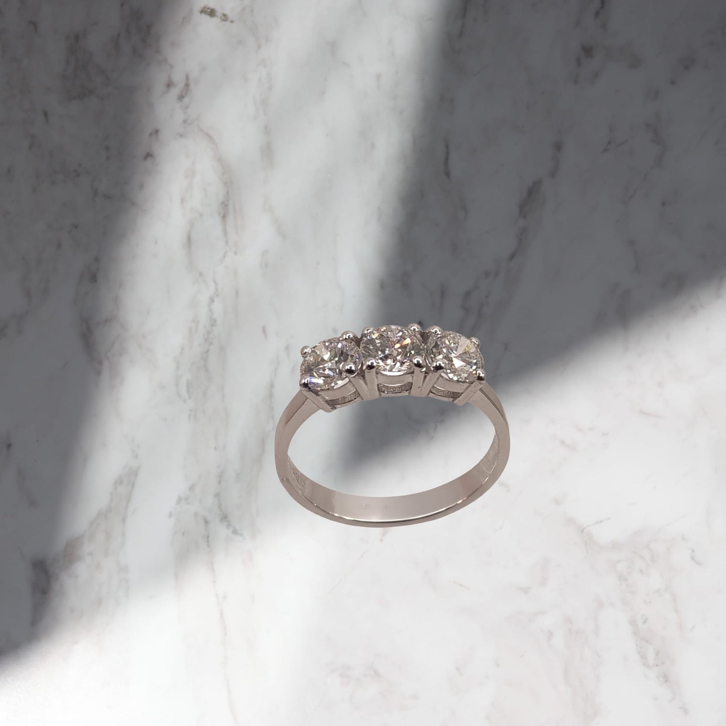 anello trilogy oro 18kt con diamanti 1.50 ct carati d vvs1 certificato igi diamanti laboratorio
