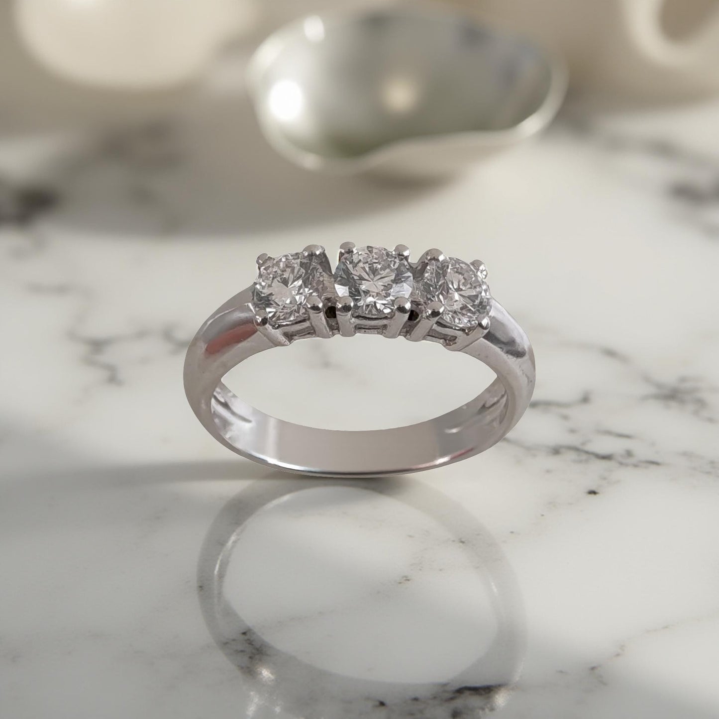 anello trilogy con diamanti cerificati gia 0.90 d color vs1
