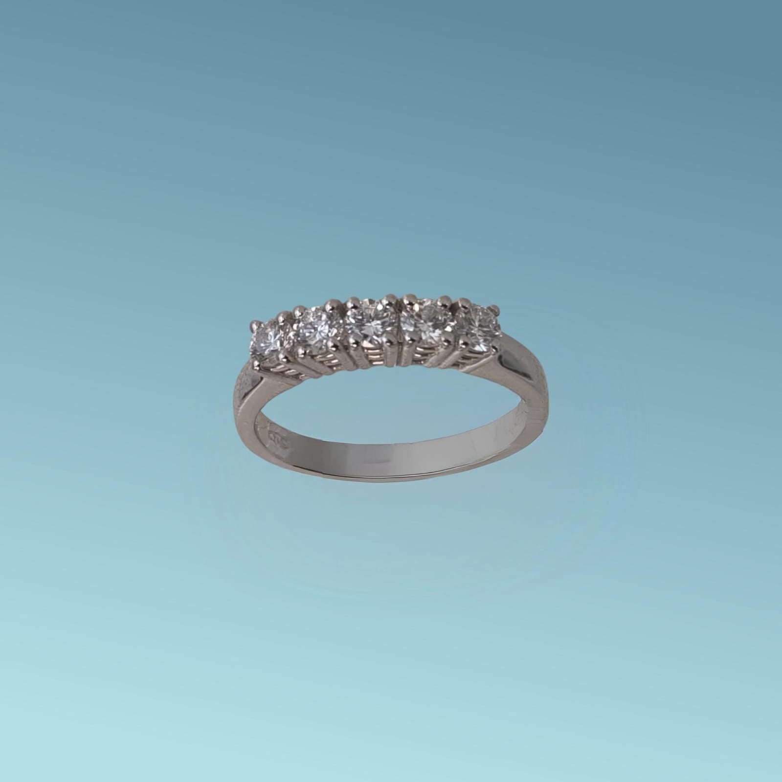 Anello Veretta in oro bianco 18kt di Meteore Gioielli con Diamanti di laboratorio "Lab Grown" per un totale di 0.58 ct D/VS. 