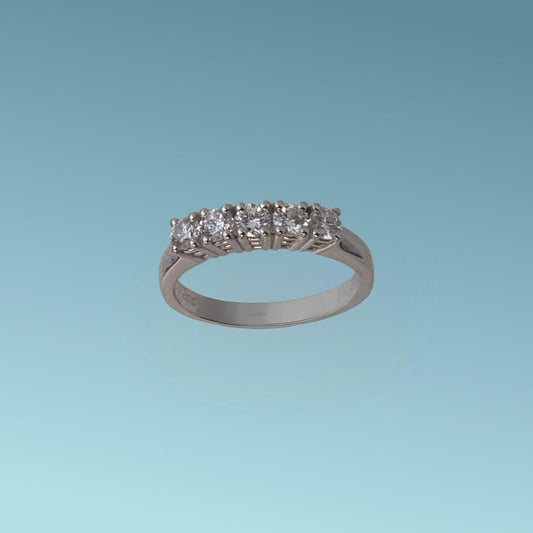 Anello Veretta in oro bianco 18kt di Meteore Gioielli con Diamanti di laboratorio "Lab Grown" per un totale di 0.58 ct D/VS. 