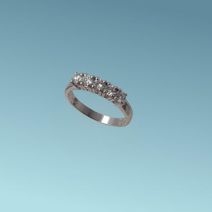 Anello Veretta in oro bianco 18kt di Meteore Gioielli con Diamanti di laboratorio "Lab Grown" per un totale di 0.58 ct D/VS. 