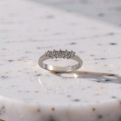 Stupendo anello veretta in oro bianco con 5 diamanti 0.25 carati G VS