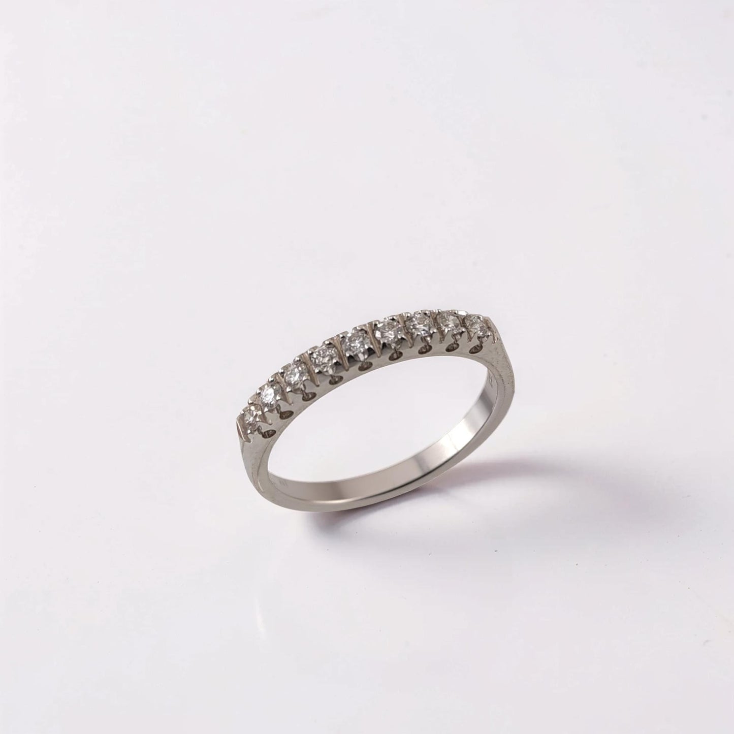 anello modello veretta ideale per regalo di fidanzamento in oro 18kt e diamanti 0.21 carati di mirco visconti