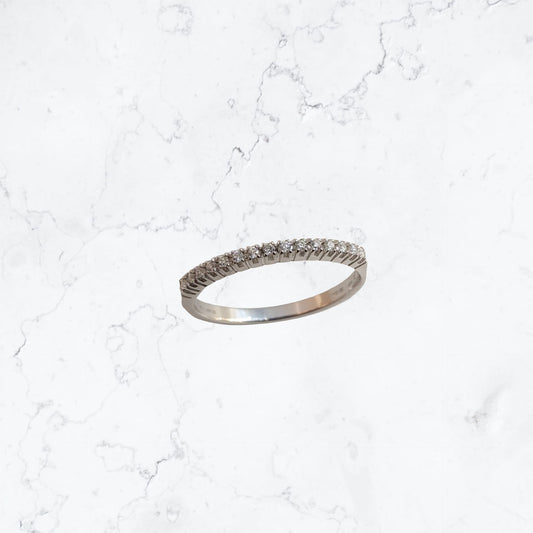 Anello veretta in oro bianco 18kt di Meteore Gioielli con 15 Diamanti naturali taglio brillante