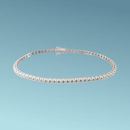 Bracciale tennis in oro 18kt di Meteore Gioielli con diamanti taglio brillante incassati su una montatura con castoni a piramide