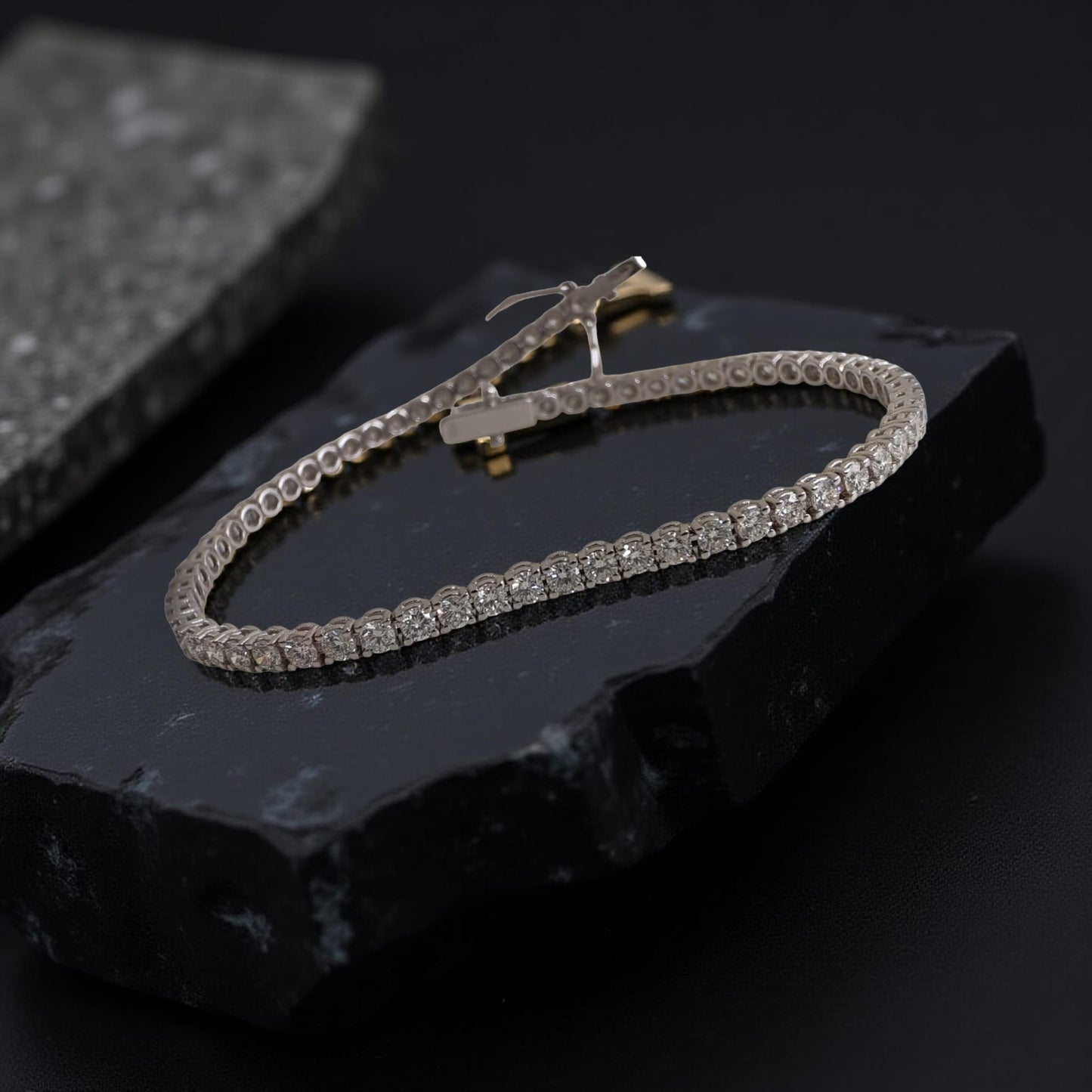 bracciale tennis di meteore gioielli in oro bianco 18kt di cm 18 con diamanti naturali taglio brillante per un totale di 3.51 ct g/vs