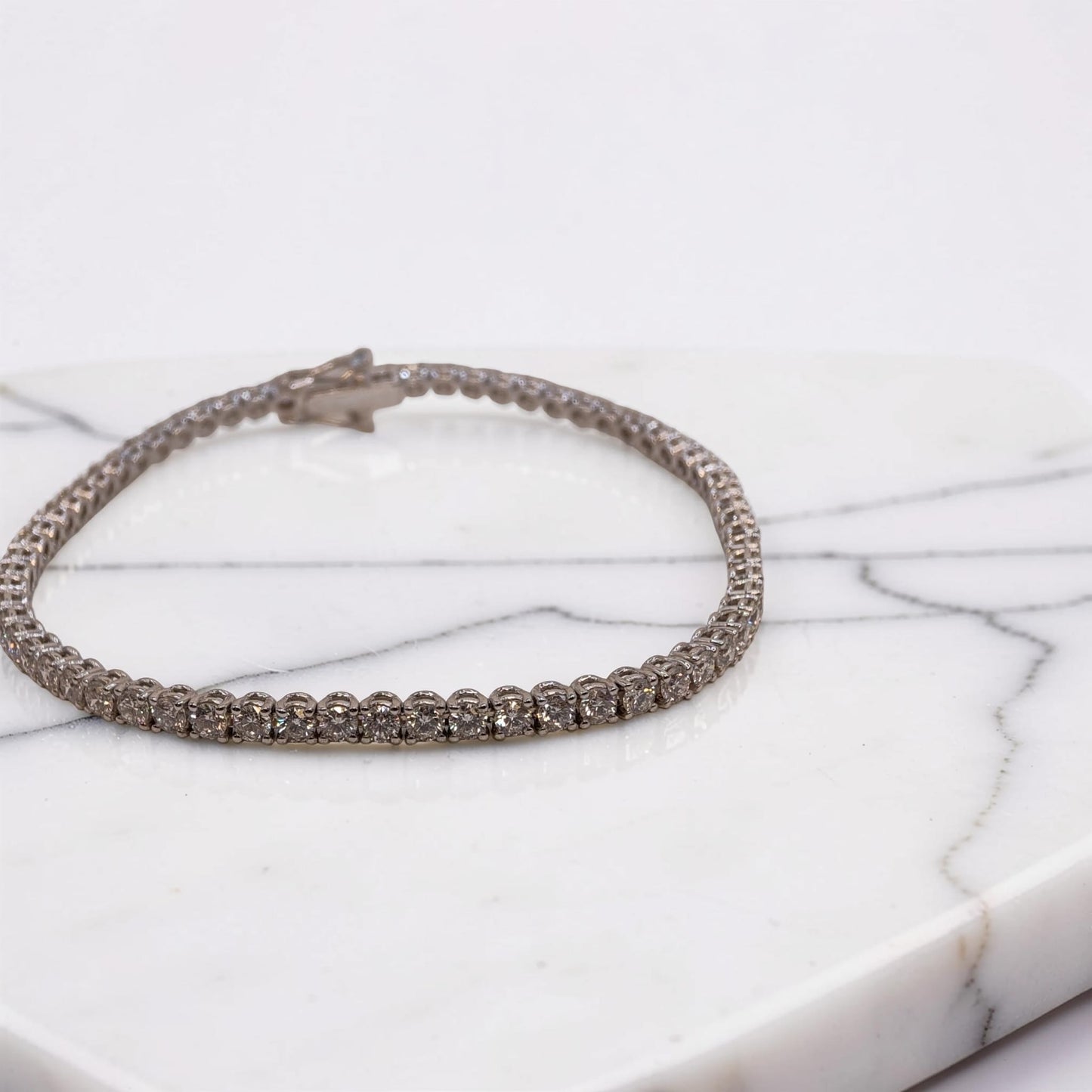 bracciale tennis meteore gioielli in oro bianco 18 kt  con diamanti naturali 3,68 ct g vs incastonati a vista in castoni tondi