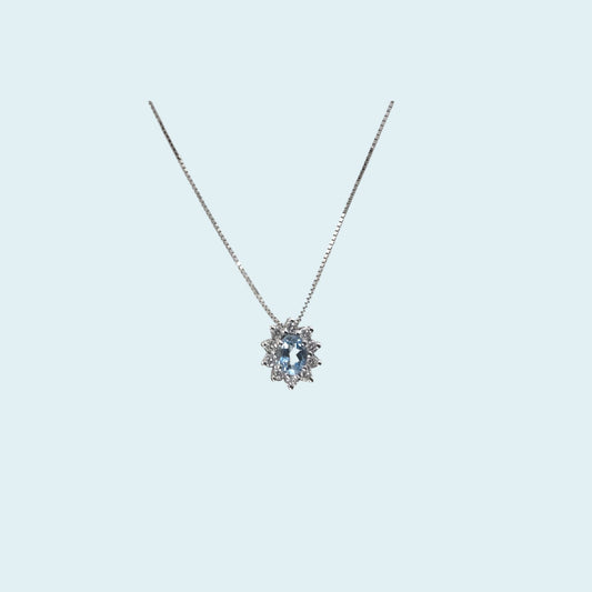 Collana in oro 18kt 45 cm di Meteore gioielli con Acquamarina naturale taglio ovale e coroncina di Diamanti naturali taglio brillante dal design Classic
