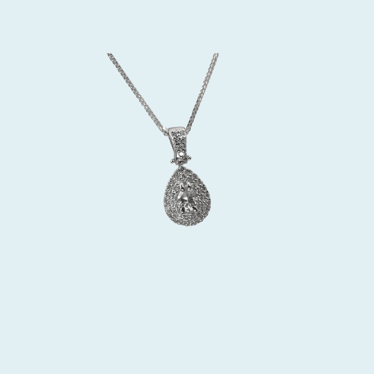 girocollo in oro bianco 18kt cm 45 di meteore gioielli con diamante naturale taglio a goccia e doppio giro di diamanti naturali taglio brillante.