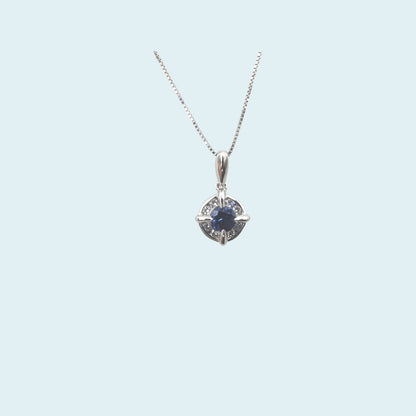 Collana in oro bianco 18kt cm 45 di Meteore Gioielli con Zaffiro naturale tondo taglio brillante e contorno di diamanti naturali taglio brillante