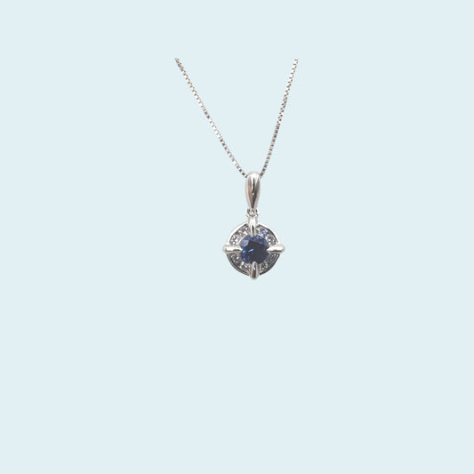Collana in oro bianco 18kt cm 45 di Meteore Gioielli con Zaffiro naturale tondo taglio brillante e contorno di diamanti naturali taglio brillante