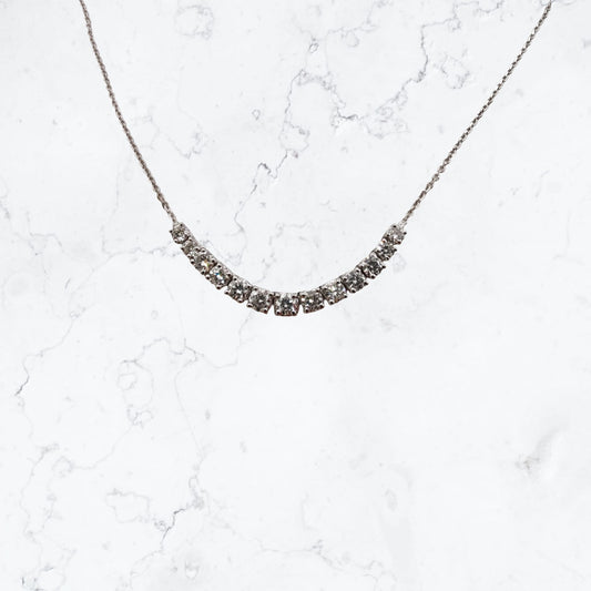 Collana elegante in oro 18kt con diamanti degradé luminosi 1.11 carati